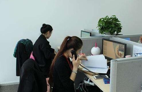 「维修中心」“Panasonic混合动力小汽车工坊”亮